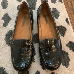 NaturalSoul Women's Black Slip-On Loafers.